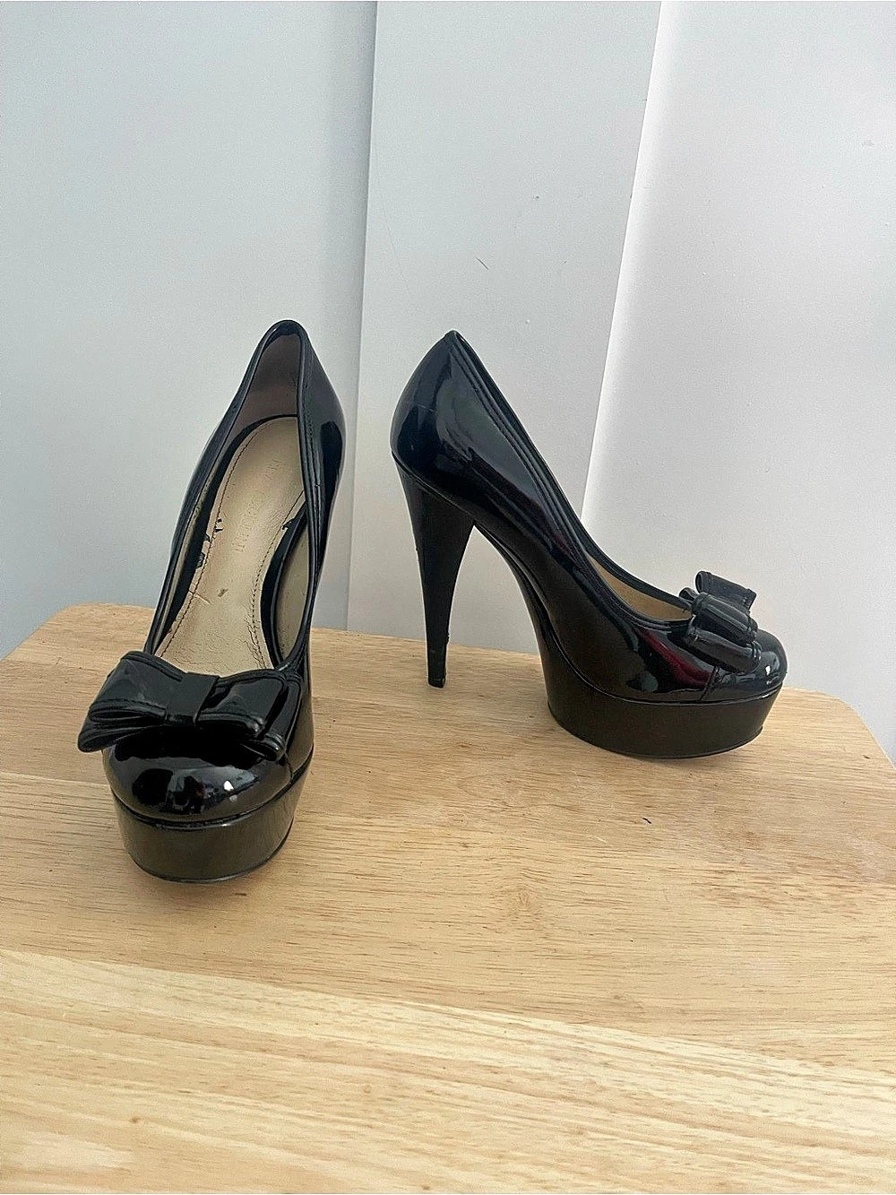Enzo Angiolini Patent bow platform pumps Black US 7.5